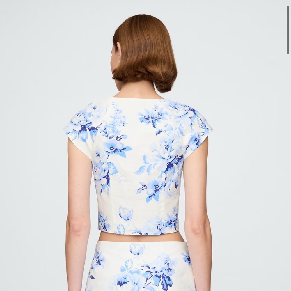 NWT - GAP Linen blend, cap, sleeved, Floral Blue crop top. Size - Large Petite - Picture 3 of 6